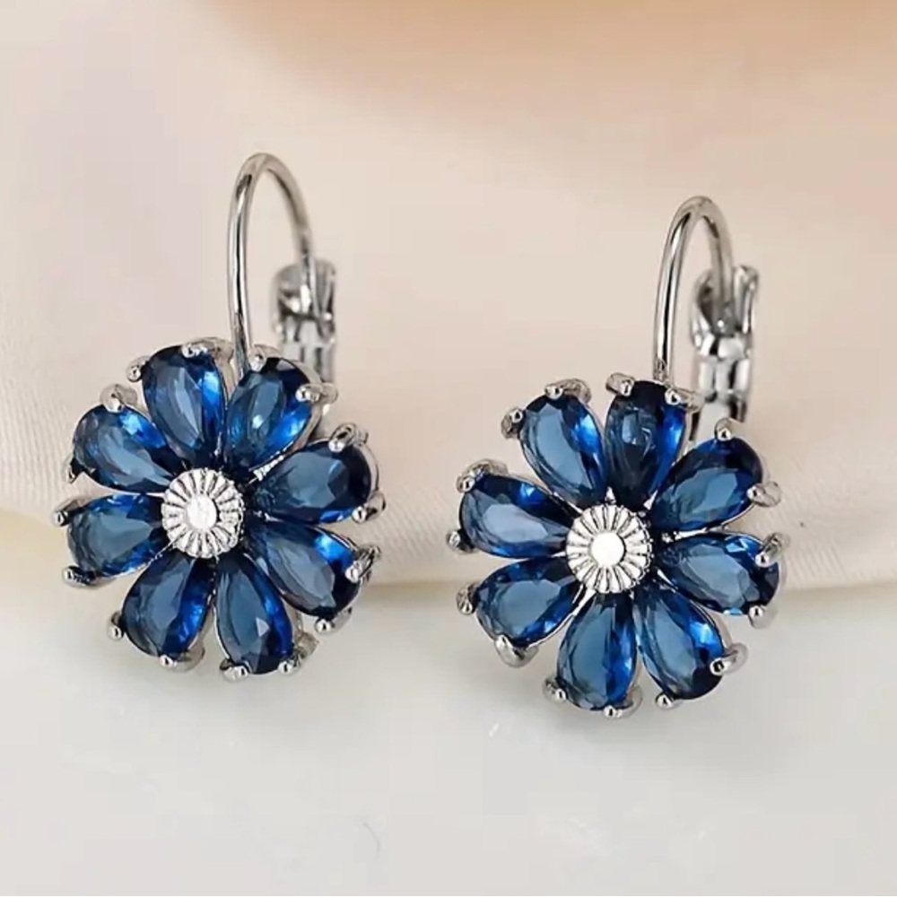NWOT - Blue Cubic Zirconia Floral Design Earrings